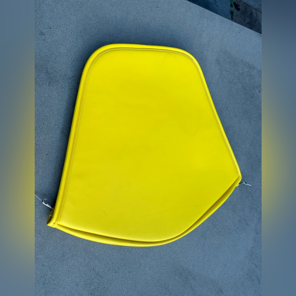 Design Within Reach Knoll Harry Bertoia Diamond Chair Pad Yellow Authentic